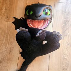 Toothless Puppetronic with smoke - How To Train Your Dragon