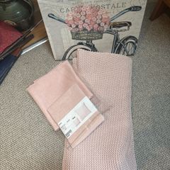 Dusky . Dusty Pink Bundle - IKEA INGABRITTA Chunky Throw, 2 Brand new 65 cm square linen cushion covers and a shabby chic Carte Postale Wall Hanging