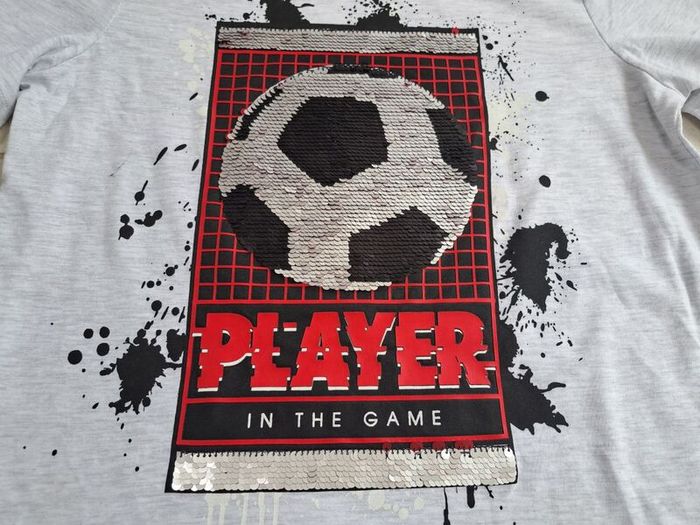 NEW Boys T-shirt with 2 way Sequins 12-13yrs