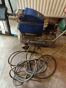 Air compressor