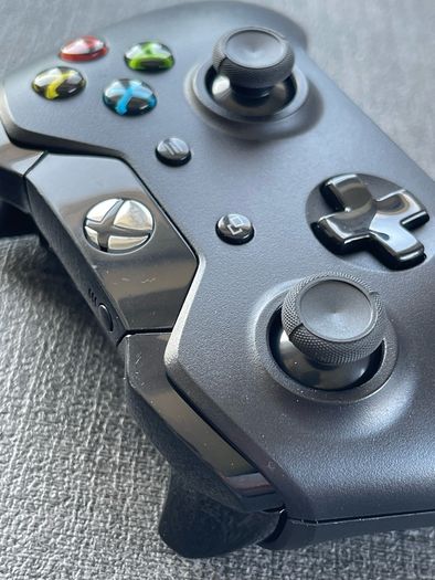 Xbox One Wireless Controller model 1697