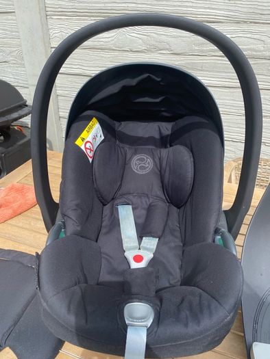 Cybex cloud z2 car seat and base