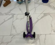 Kids micro scooter in purple