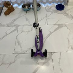 Kids micro scooter in purple