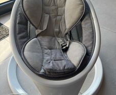 Munchkin Baby Swing - Excellent Condition