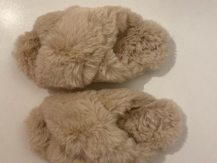 Slippers - The White Company - Size 5/6 - New without tags.