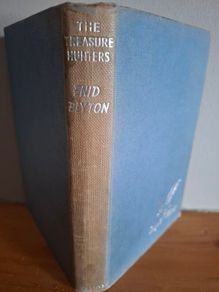 The Treasure Hunters by Enid Blyton