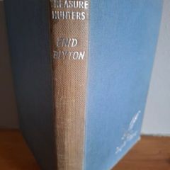 The Treasure Hunters by Enid Blyton