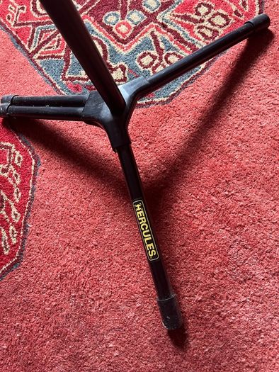 Hercules music stand