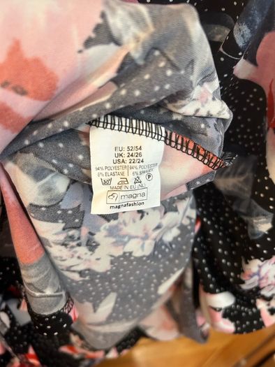Magna 2 pocket tunic size 24/26