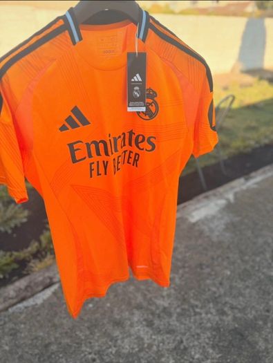 Real Madrid 24/25 Away Jersey Medium
