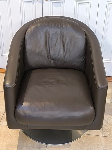 Original Natuzzi Italia "Liu" Leather Swivel Armchair - Excellent Condition