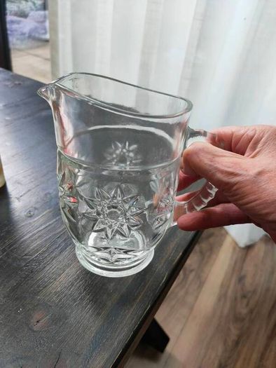 Glass jug