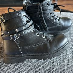 UK 13 black boots