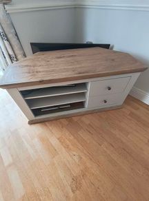 Corner TV unit