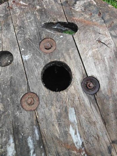 Wood cable reel
