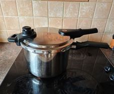 IKEA 365 Stainless Steel Pressure Cooker (6L)