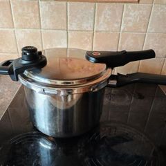 IKEA 365 Stainless Steel Pressure Cooker (6L)