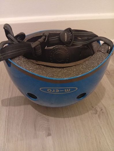 Quality Universal Helmet M-Size 2months old