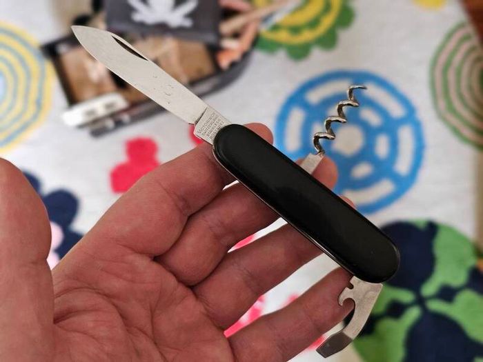 Vintage Victorinox Discontinued Bartender 1980s 84mm model Swiss Army Knife Collectable