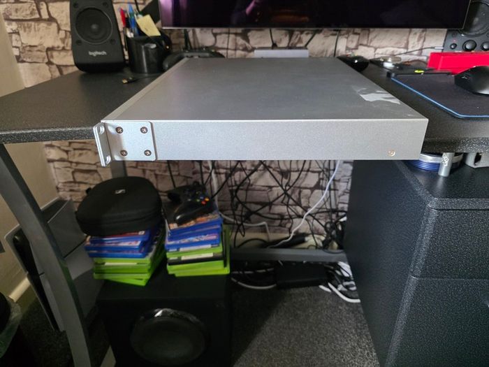 Ubiquiti  Usw-pro-max-24
