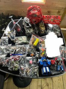 Action figures, vehicles, parts, accessories and extras