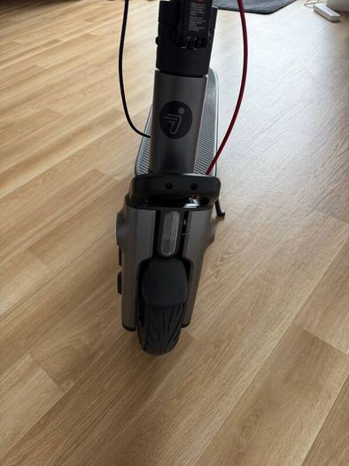 Ninebot F3 Electric Scooter