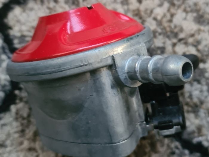 Propane gas regulator