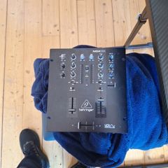 Behringer Mixer NOX101 + Reloop RP4000 MK2