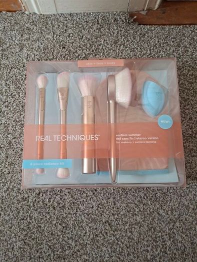 Real techniques endless summer makeup brush and tan set
