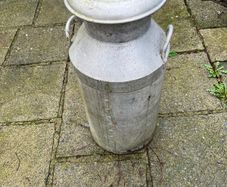 Milk churn