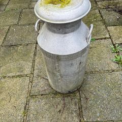 Milk churn