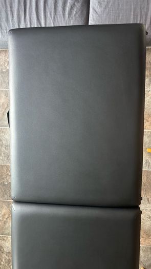 massage table unused