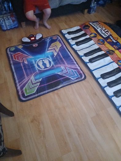 Dance mat and piano