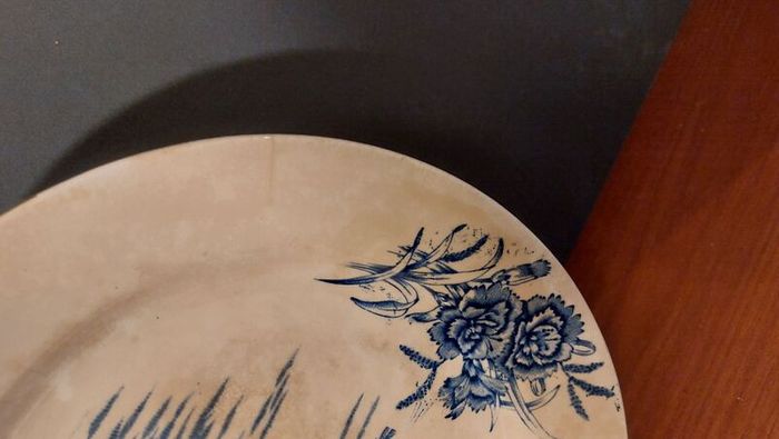 Fabulous Vintage Rare Arklow Pottery Blue and White 10 Inch Wall Plate in an Unusual Pattern with Carnations and a Windmill on a Hill, Very Aesthetic Movement in Style, Display Only