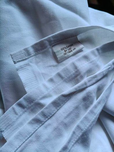 White Tablecloth