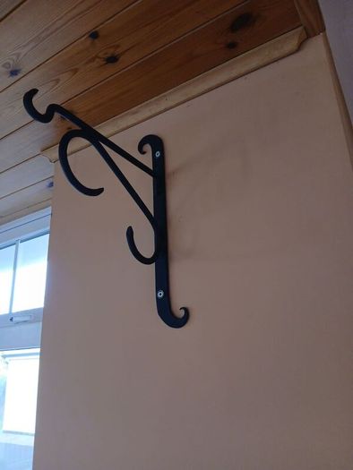 Heavy Duty Vintage Wrought Iron Six Bottle Wall Hanging Wine Rack