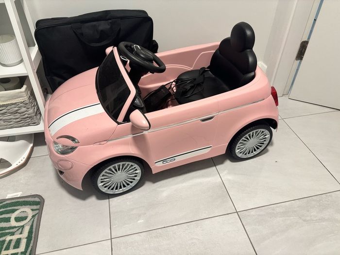 Electric Car Pink Fiat 500