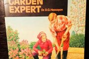 1986. The Garden Expert. Dr. D.G . Hessayon.