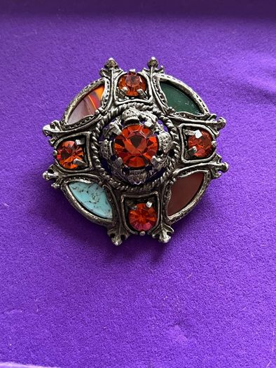 brooch