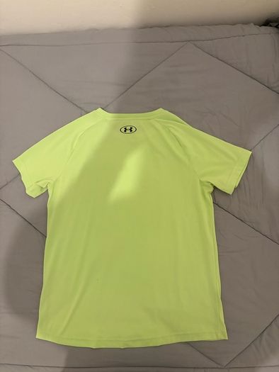 Boys under armour t-shirt large