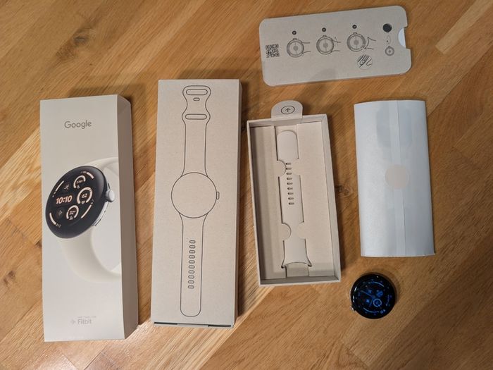 Google Pixel Watch 3, 45mm Wifi, Silver/Porcelain color