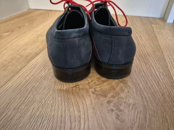 Navy shoes, size uk4
