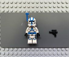 lego Star Wars sw1246 Clone Trooper Officer, 501st Legion (Phase 2) minifigure- White Arms, Blue Rangefinder, Nougat Head, Helmet with Holes