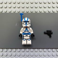 lego Star Wars sw1246 Clone Trooper Officer, 501st Legion (Phase 2) minifigure- White Arms, Blue Rangefinder, Nougat Head, Helmet with Holes