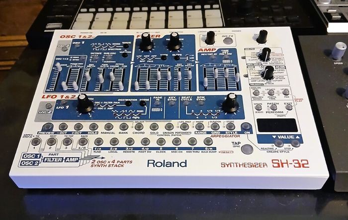 Roland SH32 & Kiltpartick Audio Carbon