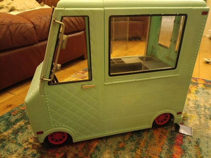 Generation Doll ice cream truck