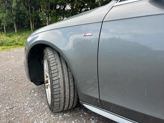 Audi A4 Avant S Line 2.0 TDI 174hp  Full Spec