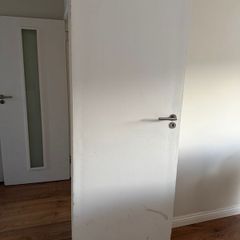 3 standard doors & handles available