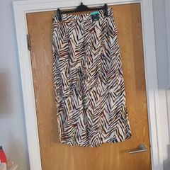 M&S Wide Leg -  Cropped Length  Trousers.   S. 14 Regular.  B.N.W.T